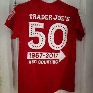 Trader Joe's Red Women's Short Sleeve Tee